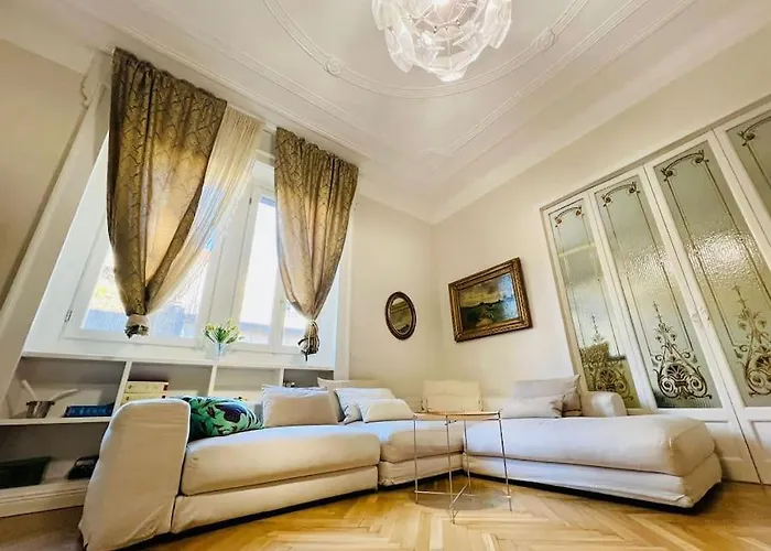 Apartment Prestigious Period - Free H24 Garage And Breakfast *