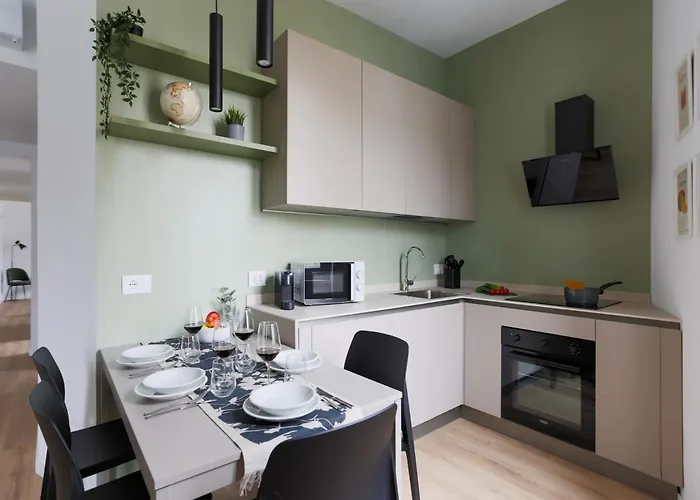 The Rent - Spacious And Renovated Two-bedroom Downtown Milano