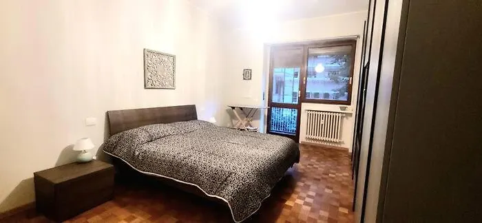 Privatunterkunft Cozy In A Shared Close To Linate Airport Stanza In Condiviso A Due Passi Da Linate *