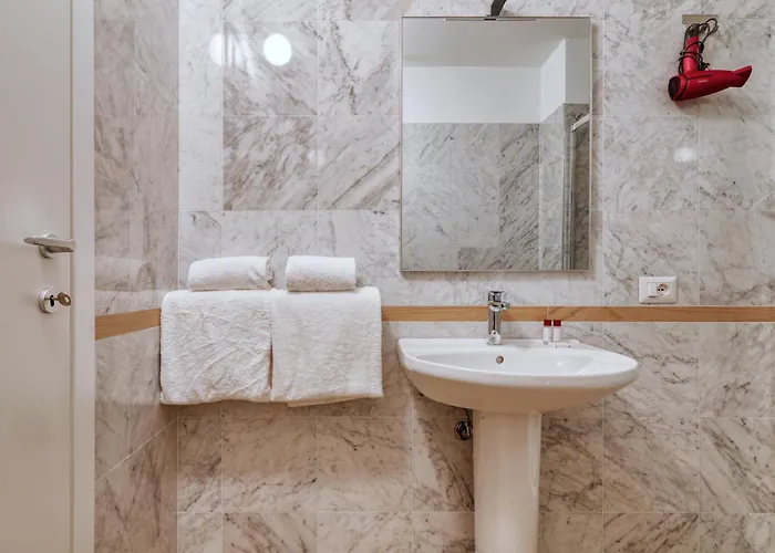 Lägenhet Joivy Chic 3-bed Flat Near Colonne Di San Lorenzo *