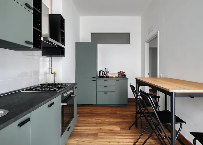 Joivy Chic 3-bed Flat Near Colonne Di San Lorenzo * Milano