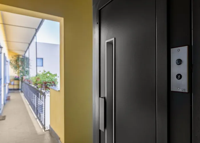 Bright Loft - Free Private Parking דירה מילאנו