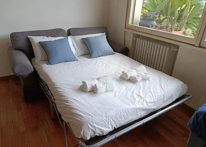 Romantico Attico Con Terrazzo In Centro 밀라노