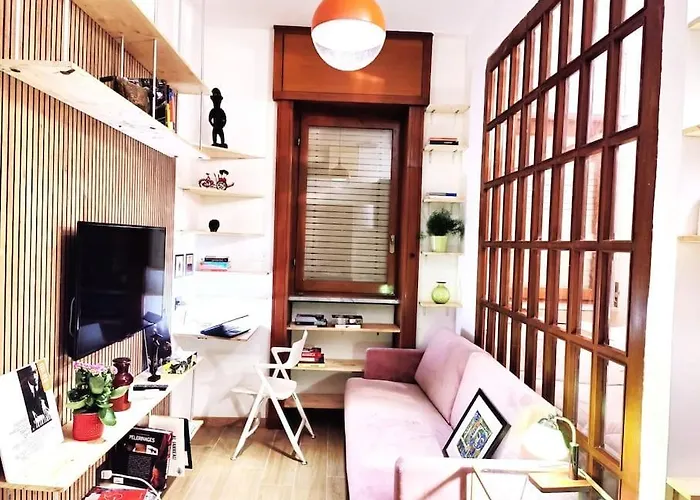 Apartment Casa Cloclo: Design & Vintage Above Subway Milan
