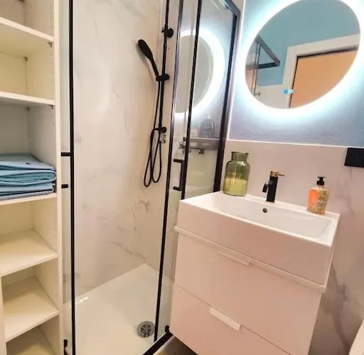 Casa Mamo: Design & Vintage Above Subway アパート ミラノ