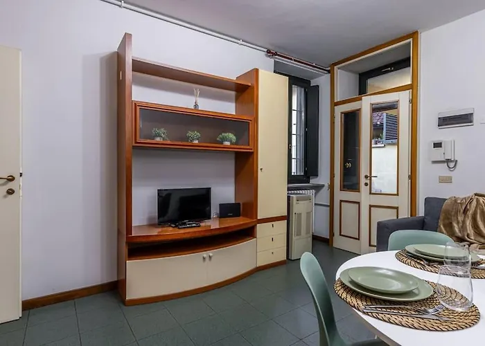 아파트 Close To Duomo Lovely City Center Flat