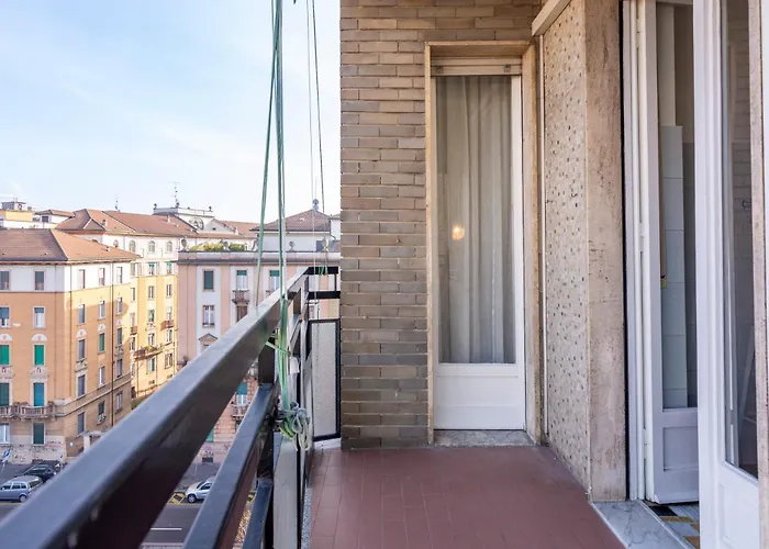 Guesthost - Casa Giuliana Splendido Trilocale Apartment *