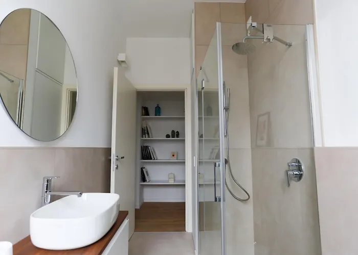 The Rent - Spacious And Renovated Two-bedroom Downtown Milano