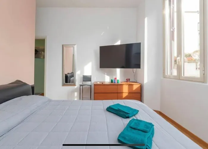 Apartment Garigliano 8 Milan