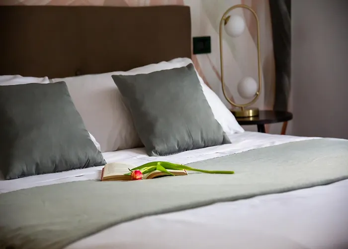 The Rent - Spacious One-bedroom Near The Columns Of San Lorenzo Milán