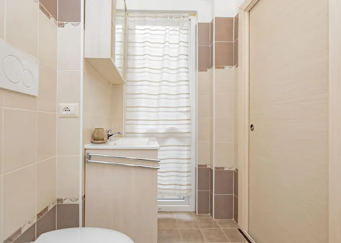 2 Bedroom - Buzzi Hospital, Sempione, Mico, 100mt Metrom5 Lejlighed *