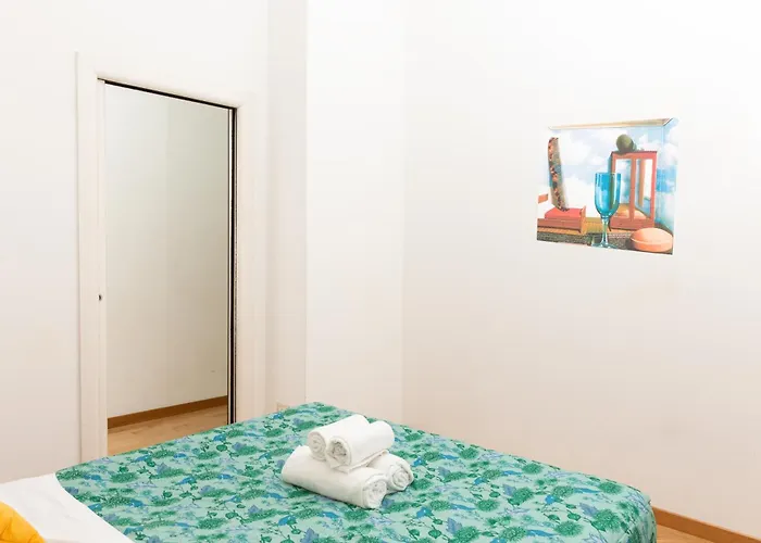 Appartement Artstay - Exclusive Apt, Free Parking, Metro, Tram Milaan