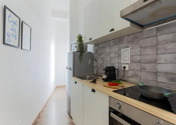 The Rent - Cozy Two-bedroom Near Colonne S Lorenzo Milaan
