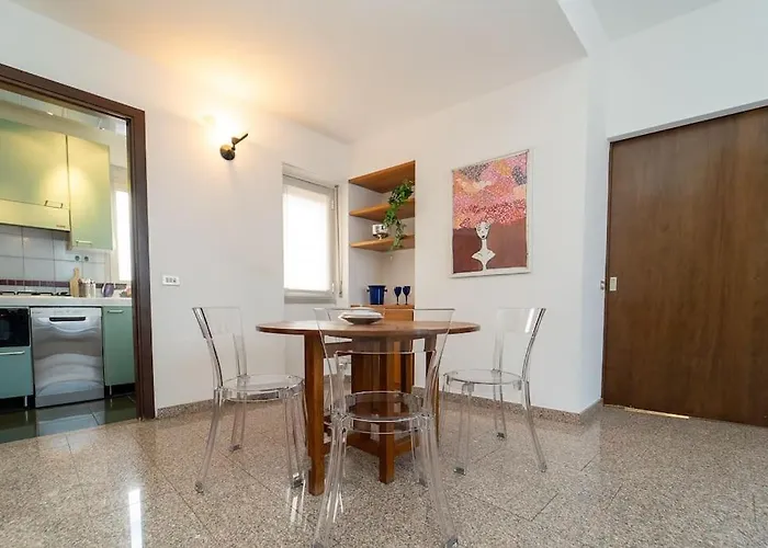 5 Giornate Con Terrazzo E Garage Privato شقة