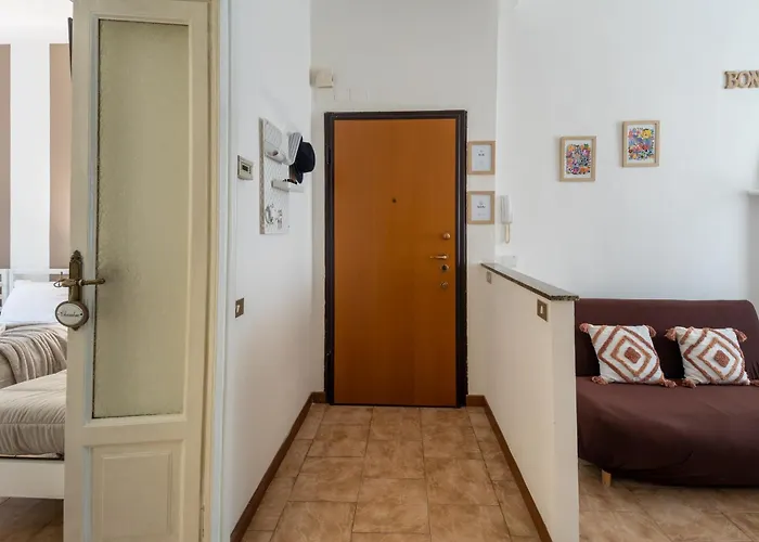 Elegant Near Metro Porta Romana,3 Fermate Subway-stop A Duomo, Wifi-netflix Free Apartament Mediolan