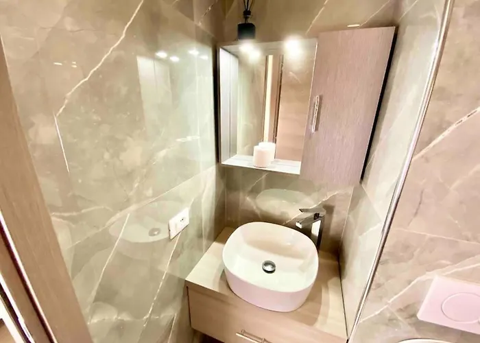 12 Minuti Dal Duomometro+10 Posti Letto Daire *