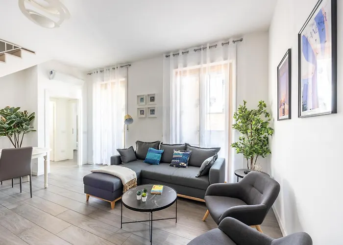 Bocconi's Nest - Close To Duomo With Terrace * Milan