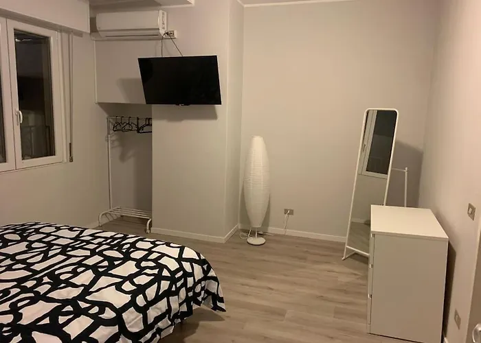 Lejlighed Besana Rent House *