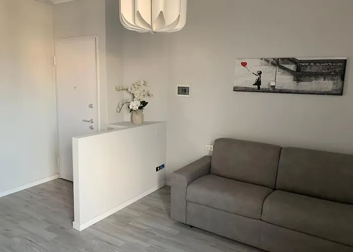 Lejlighed Besana Rent House *