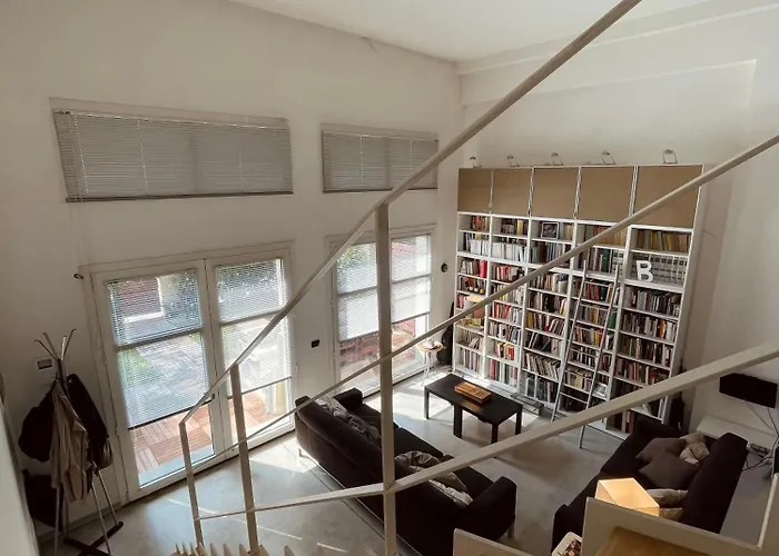 Ampio Loft Su Due Livelli Con Giardino Milaan