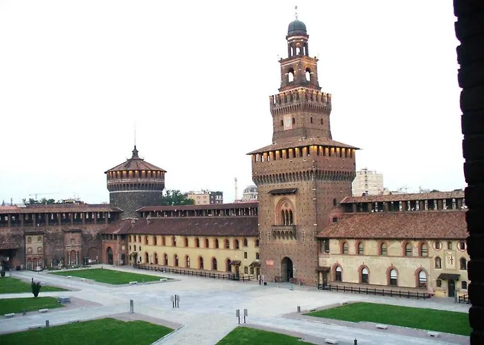 Porta Garibaldi-isola * Milão