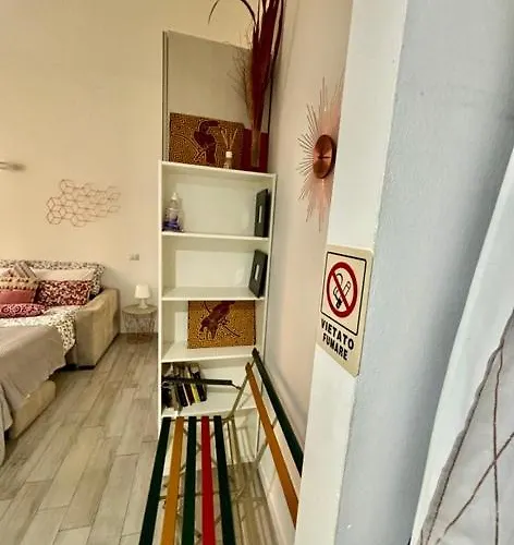 Joy House -central Near Metro Arco Della Pace Brera-entire Perfect For Work & Play, Nightlife With Ac & Fast Wifi Welcome To The Cool Joy House! 아파트