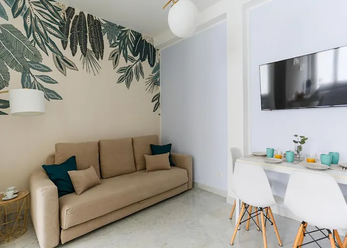 Aparthotel The Best Rent - Bright Two-bedroom In Central Station Area 3*