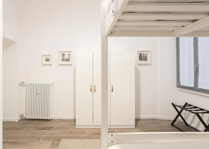 Appartement Sant Ambroeus Garden Milan
