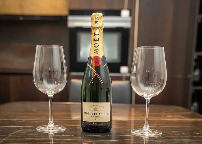 Prestigioso Loft In San Babila A 5 Min. Dal Duomo 아파트 *