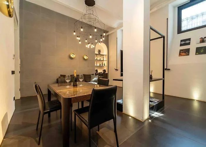 아파트 Prestigioso Loft In San Babila A 5 Min. Dal Duomo