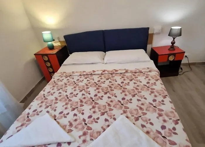 In The Center - Stanza In Centro Citta Homestay
