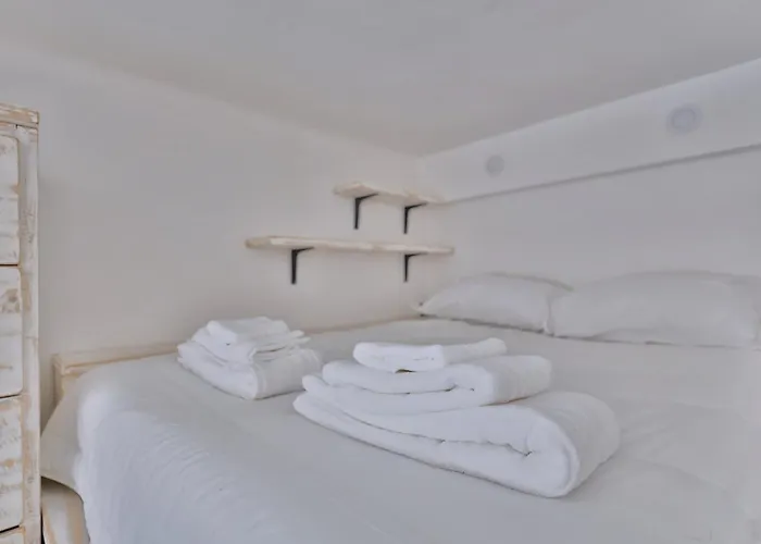 Quiet House In Navigli Sleeps 4 *