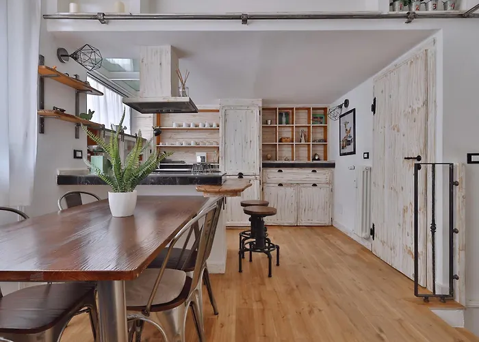 Quiet House In Navigli Sleeps 4 Appartement Milaan