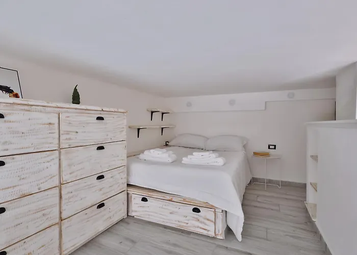 Quiet House In Navigli Sleeps 4 Milaan