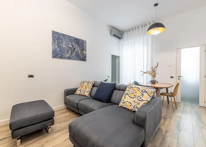 Luxury Apt In City Life *