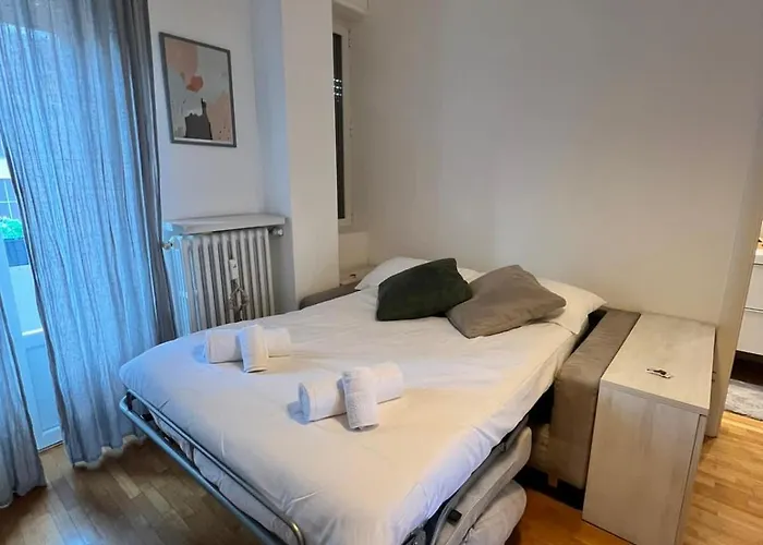Da Vinci - With Balcony In Design District - Tortona Area