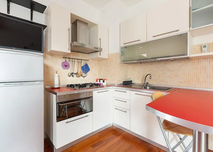 Zara Cozy With Balcony - 250m From M5 Istria * Milano