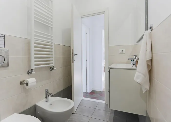 The Rent - Spacious Two Bedrooms Near Porta Romana