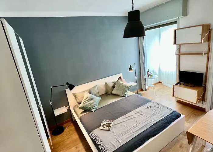 Cozy 3 Km Away From Duomo Apartman