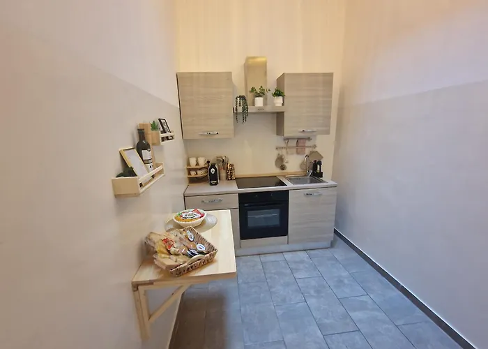 Regina In Porta Romana 3 - Sky Tv, Wifi & Breakfast Box Apartmán