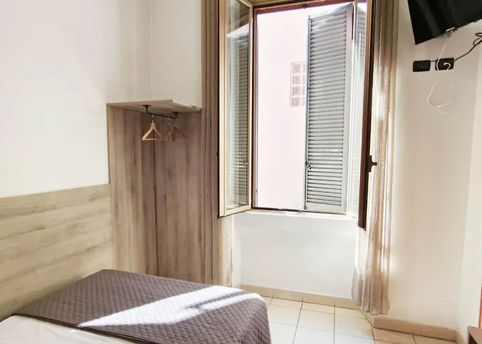Hotel Mondial 2*