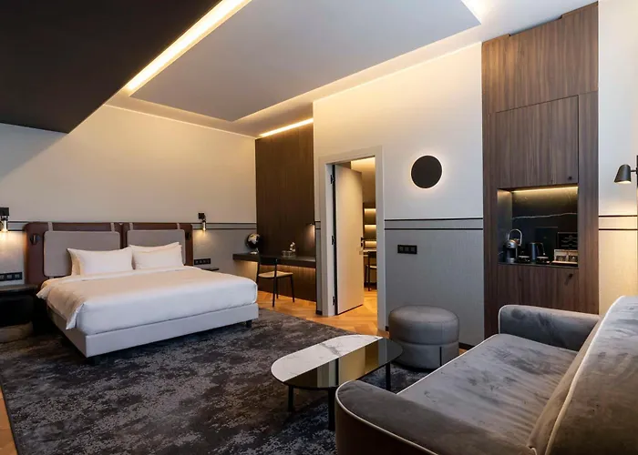 Otel Palazzo Touring Club Milan, A Radisson Collection 5*