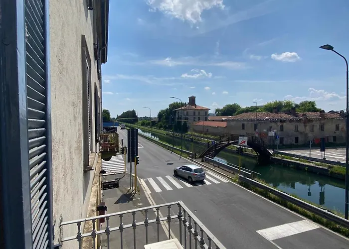 Naviglio Apartment *