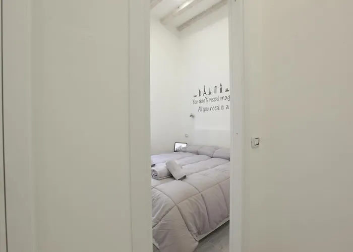 Lejlighed Just Urban - Stylish 1br In Center - Balcony And Metro M2 M4