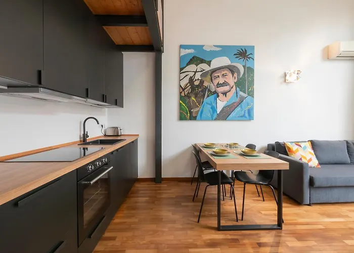 Xenia - Bright Loft In Bovisa Area Milaan