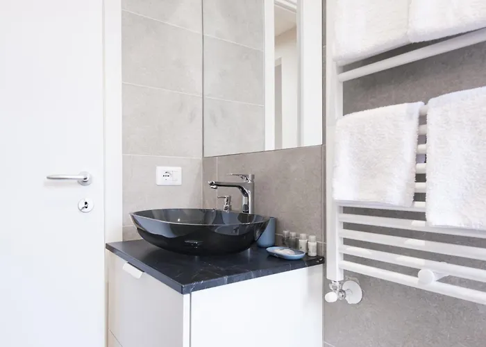 Apartment Easylife - Con Balcone In Risorgimento Milan
