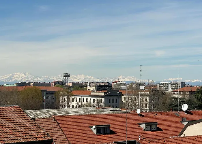 Spacious Penthouse With Panoramic Terrace - 20 Minutes From San Siro & Duomo 公寓 米兰
