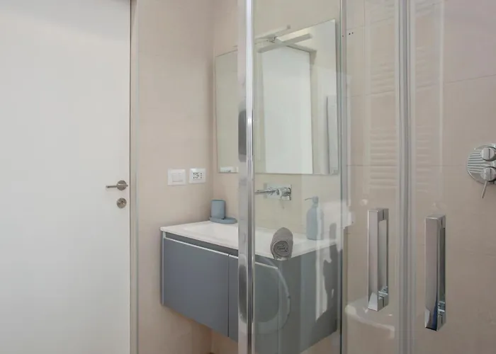 Gambara Urban Flat - Stylish And Next To Metro شقة