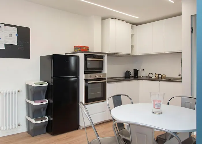 Gambara Urban Flat - Stylish And Next To Metro شقة *