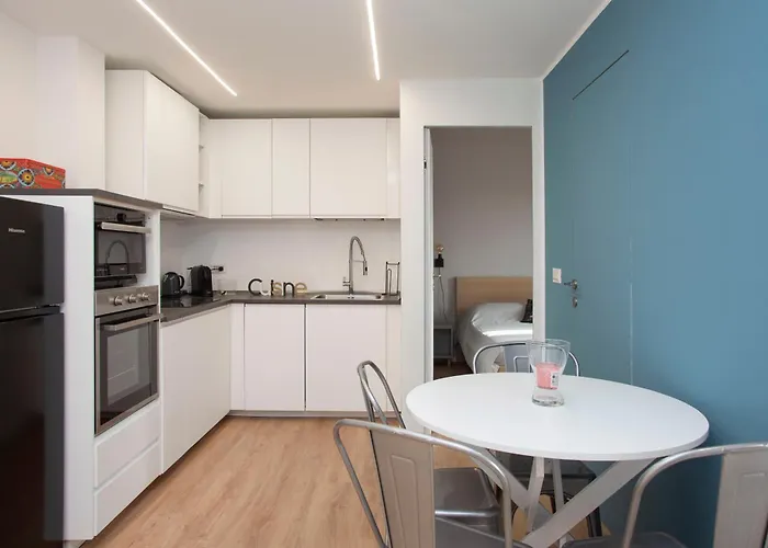 Gambara Urban Flat - Stylish And Next To Metro ميلان